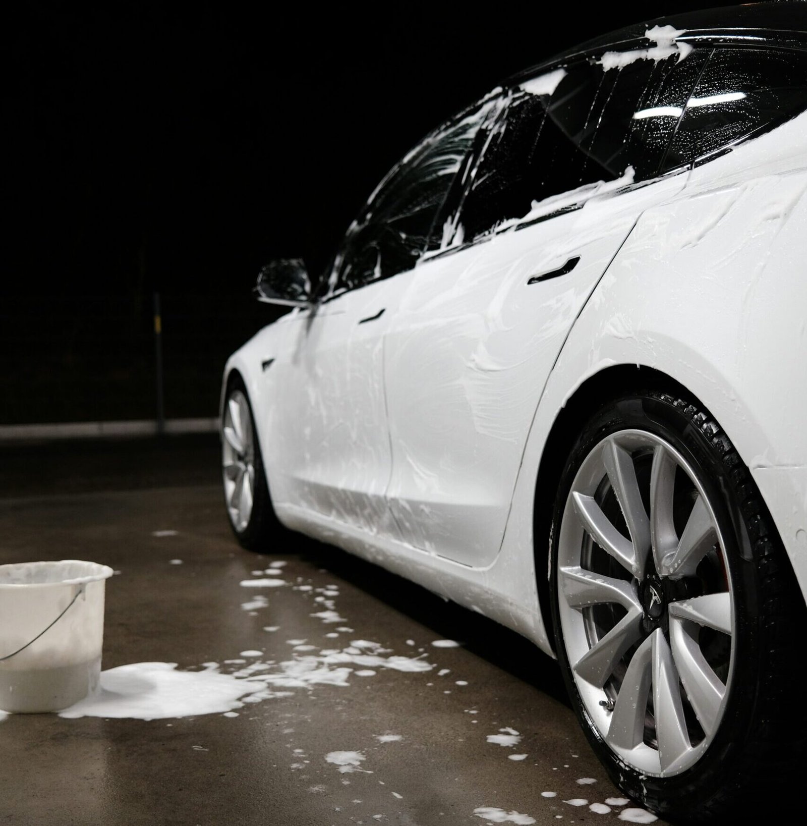 white bmw m 3 coupe